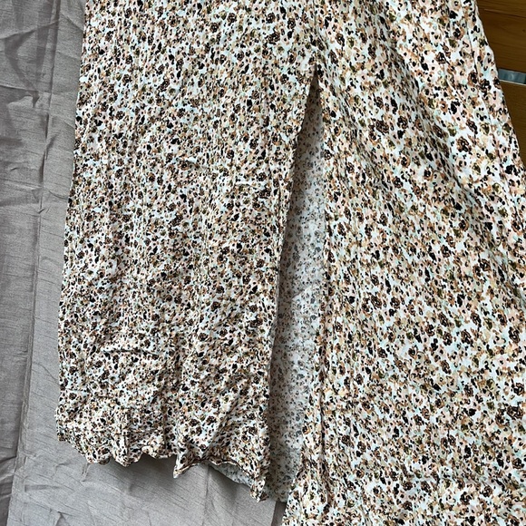 Patterned Midi dress with slit - Size Medium - Picture 2 of 5